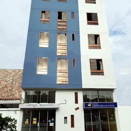 Hotel Ejecutivo San Diego Trujillo Zewnętrze zdjęcie