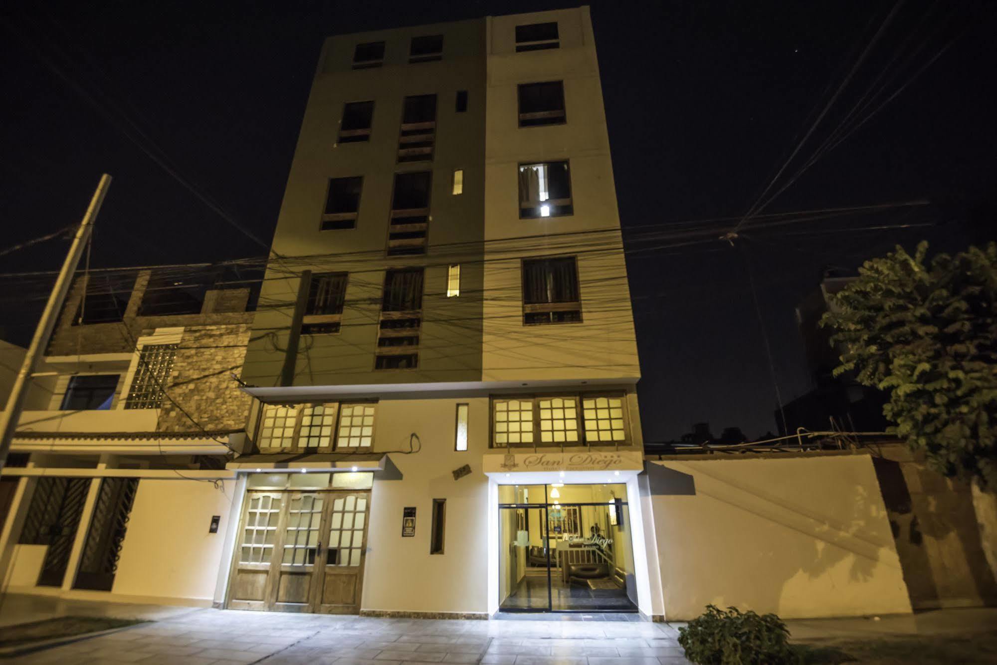 Hotel Ejecutivo San Diego Trujillo Zewnętrze zdjęcie