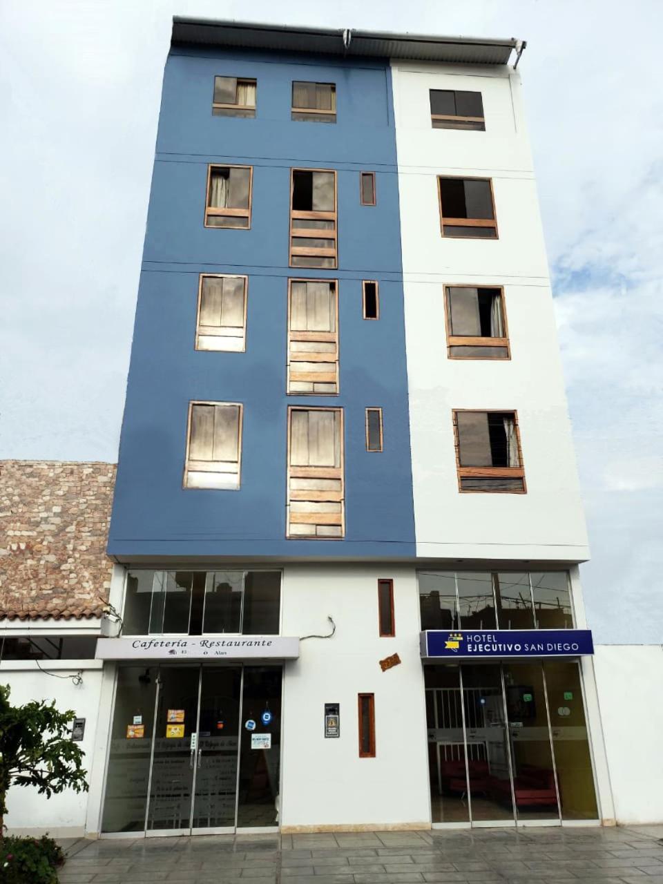 Hotel Ejecutivo San Diego Trujillo Zewnętrze zdjęcie